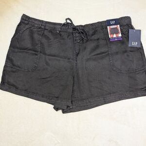 GAP Black Cargo Shorts with Elastic Waistband